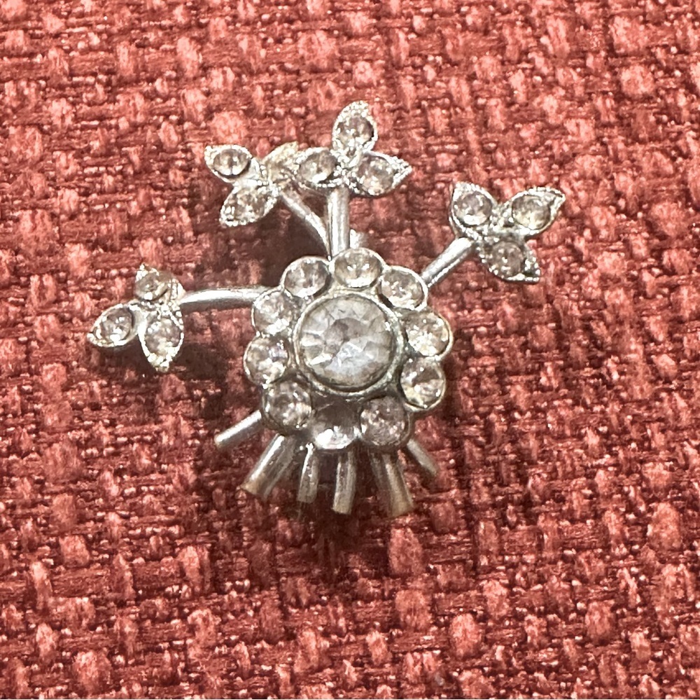 Vintage Silver Tone Floral Bouquet Rhinestone Statement Brooch - Picture 1 of 4